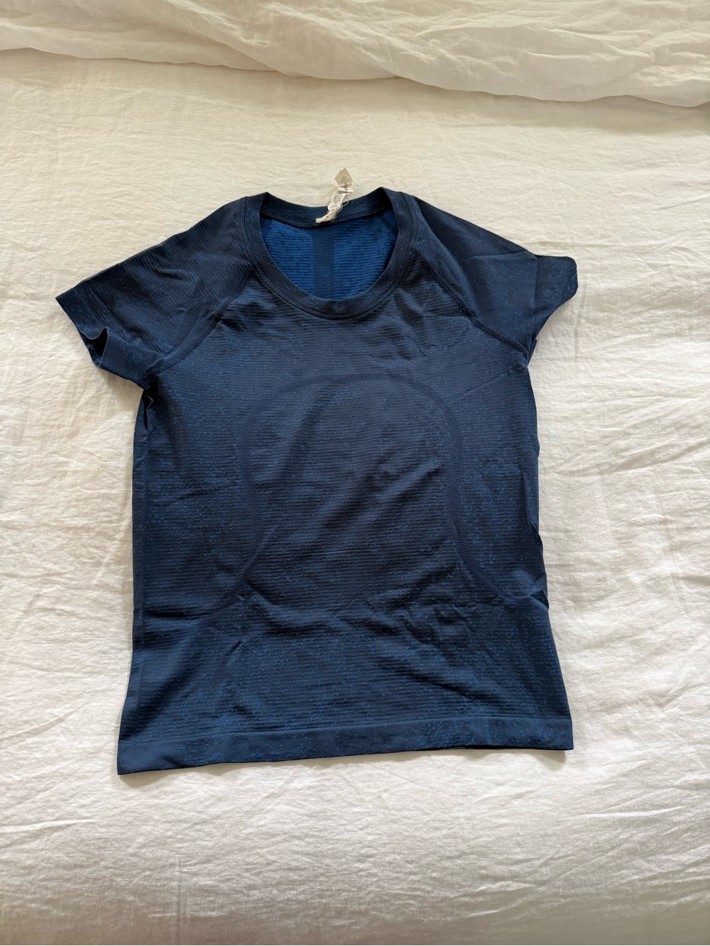 Lululemon Swiftly tech race length tee size 6